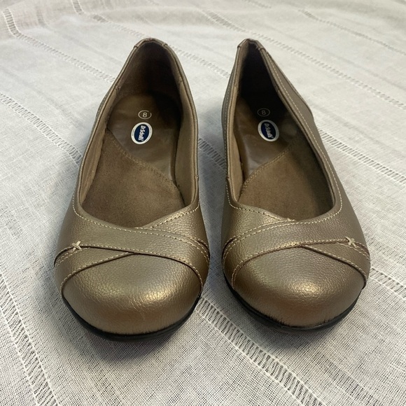 Dr. Scholl’s metallic bronze flats. - Picture 1 of 11